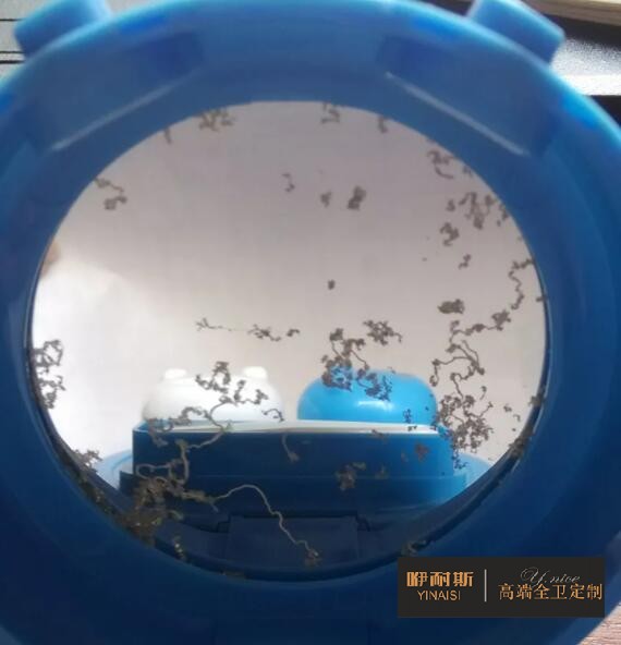 鏡子上有黑斑的兩種情況 鏡子上有黑斑的兩種情況