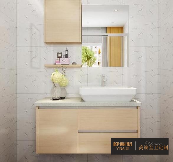 小巧的吊柜，滿足衛(wèi)生間日常收納;設(shè)置隔板，方便洗漱用品擺放。