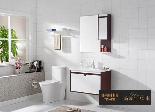 避免陽光直接照射，以免油漆表面氧化