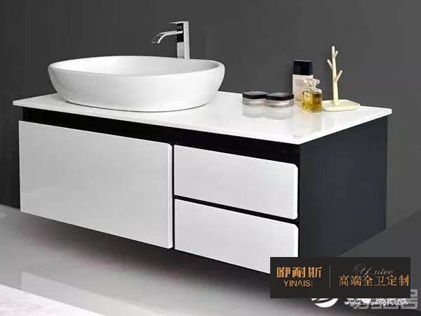 浴室柜什么材質(zhì)好防水？這五大材質(zhì)大PK，看誰才是**后的王者,浴室柜什么材質(zhì)好防水,創(chuàng)意浴室柜